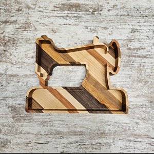 Sewing machine tray